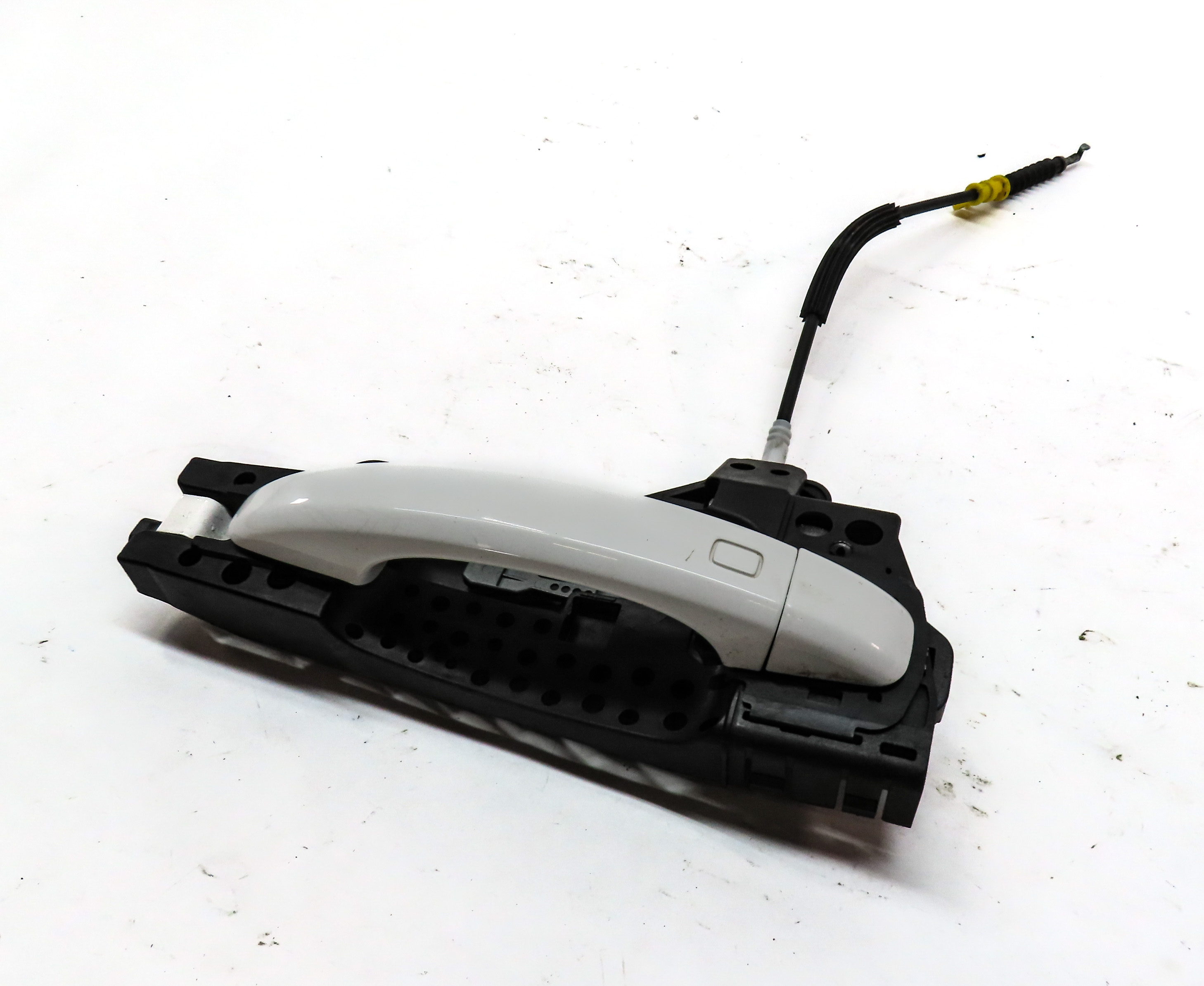 09-17 AUDI A4 S4 Q5 ALLROAD FRONT RIGHT PASSENGER KEYLESS DOOR HANDLE (White) — exact item pictured